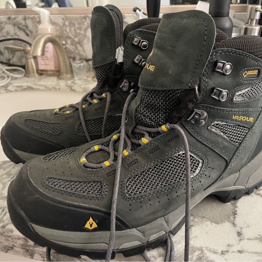Vasque 7480 GTX Waterproof Men's Black and Yellow Hiking Boots